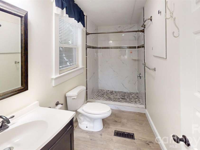 7 Fieldtop Lane, Arden, NC 28704.  MLS# CAR4423200, YatesRealty ID 50381. 