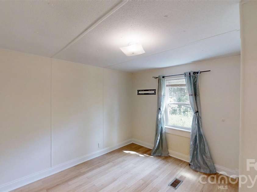 7 Fieldtop Lane, Arden, NC 28704.  MLS# CAR4423200, YatesRealty ID 50381. 