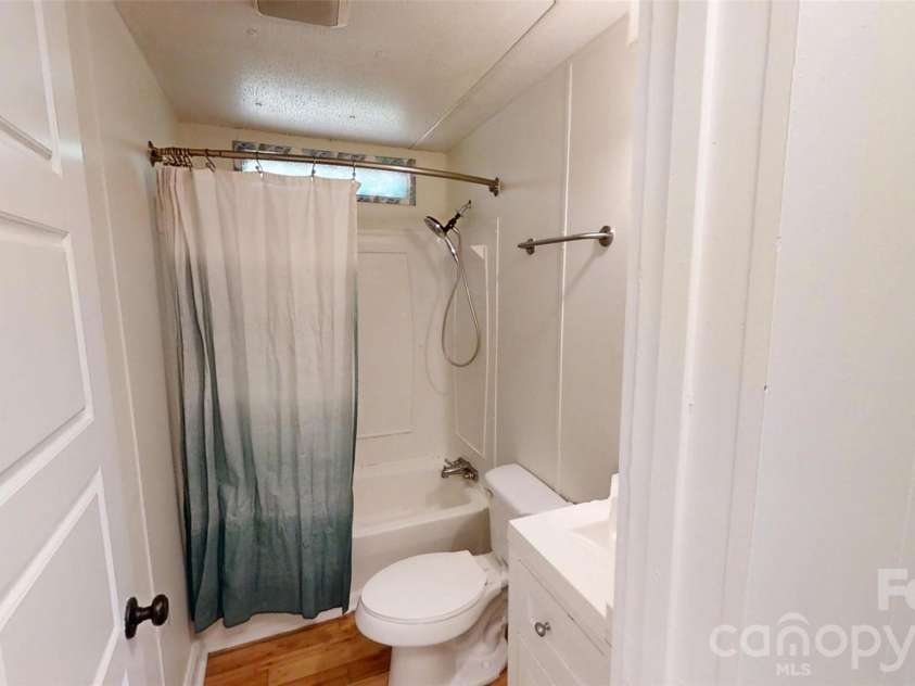 7 Fieldtop Lane, Arden, NC 28704.  MLS# CAR4423200, YatesRealty ID 50381. 