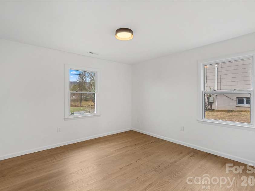 7 Browndale Road, Asheville, NC 28805.  MLS# CAR4421393, YatesRealty ID 50382. 
