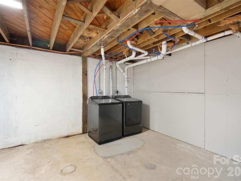 7 Browndale Road, Asheville, NC 28805.  MLS# CAR4421393, YatesRealty ID 50382. 