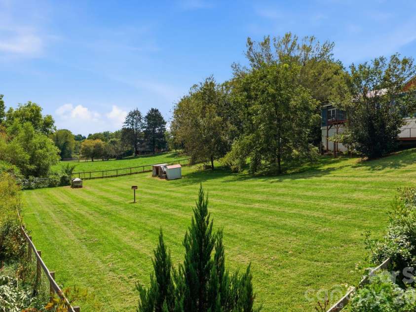 2119 Pisgah Drive, Canton, NC 28716.  MLS# CAR4421385, YatesRealty ID 50383. 