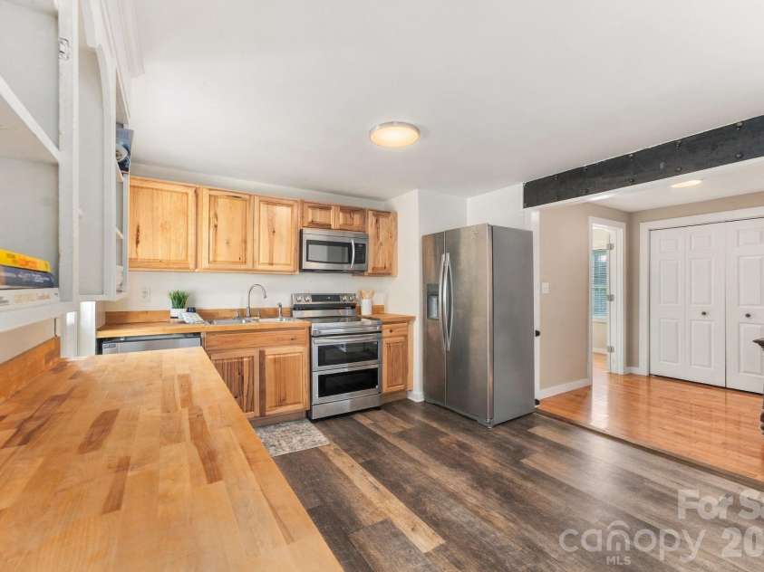 2119 Pisgah Drive, Canton, NC 28716.  MLS# CAR4421385, YatesRealty ID 50383. 