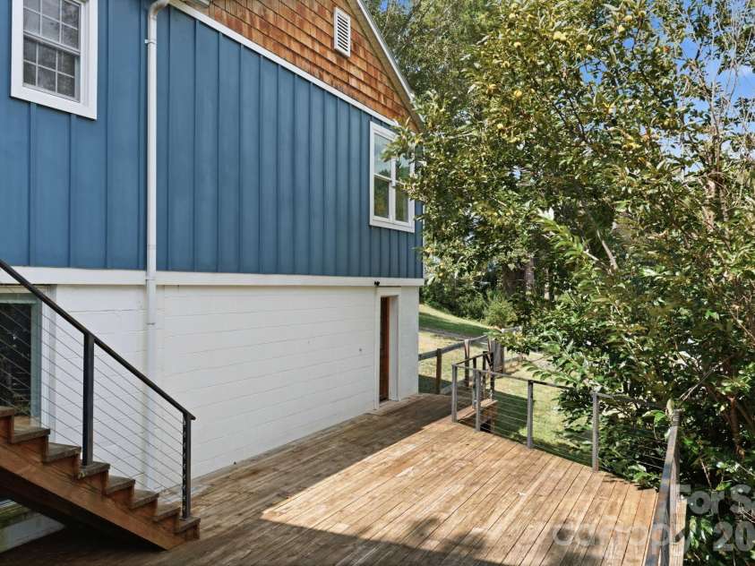 2119 Pisgah Drive, Canton, NC 28716.  MLS# CAR4421385, YatesRealty ID 50383. 