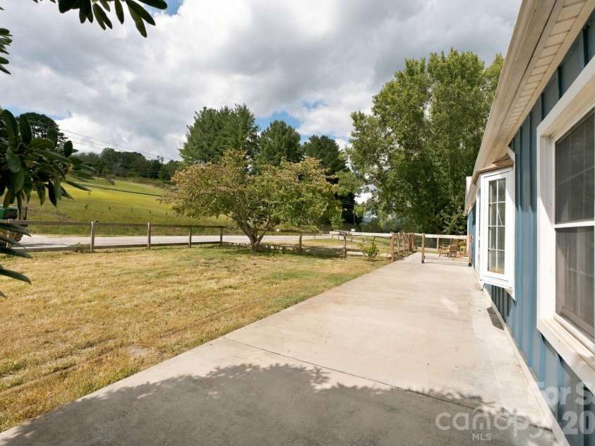 2119 Pisgah Drive, Canton, NC 28716.  MLS# CAR4421385, YatesRealty ID 50383. 
