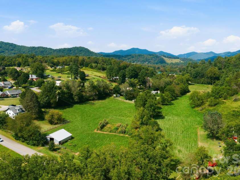 2119 Pisgah Drive, Canton, NC 28716.  MLS# CAR4421385, YatesRealty ID 50383. 