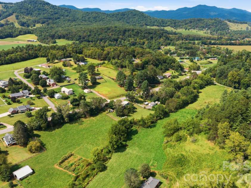 2119 Pisgah Drive, Canton, NC 28716.  MLS# CAR4421385, YatesRealty ID 50383. 