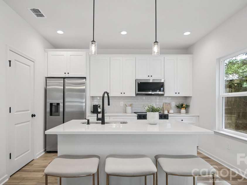 6819 Mint Street, Charlotte, NC 28214.  MLS# CAR4422512, YatesRealty ID 50384. 