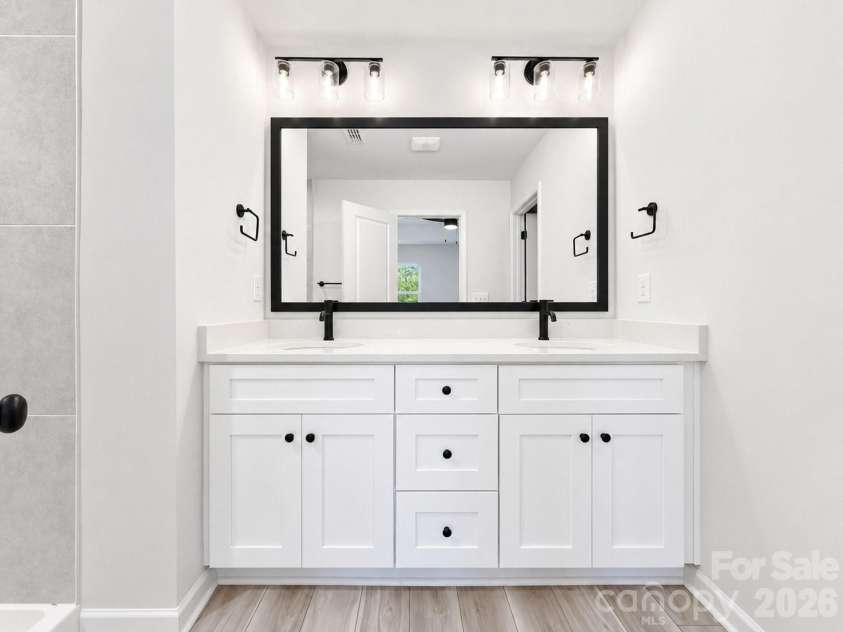 6819 Mint Street, Charlotte, NC 28214.  MLS# CAR4422512, YatesRealty ID 50384. 