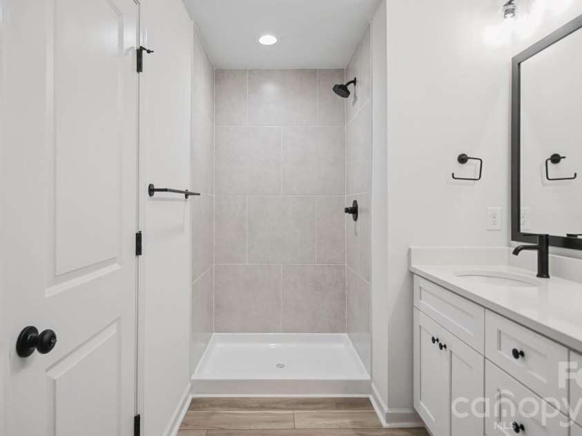 6819 Mint Street, Charlotte, NC 28214.  MLS# CAR4422512, YatesRealty ID 50384. 