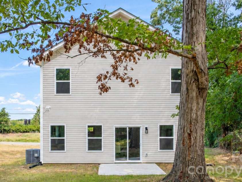 6819 Mint Street, Charlotte, NC 28214.  MLS# CAR4422512, YatesRealty ID 50384. 