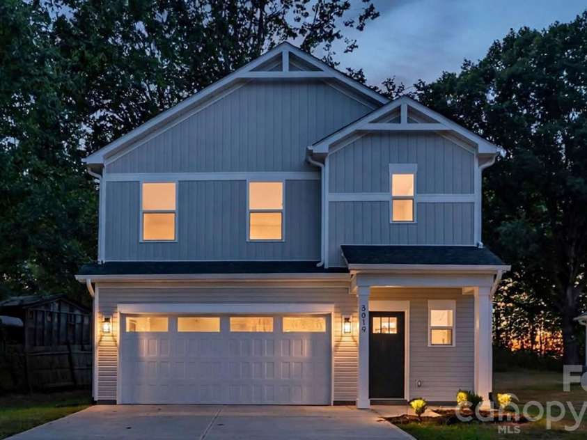 6819 Mint Street, Charlotte, NC 28214.  MLS# CAR4422512, YatesRealty ID 50384. 