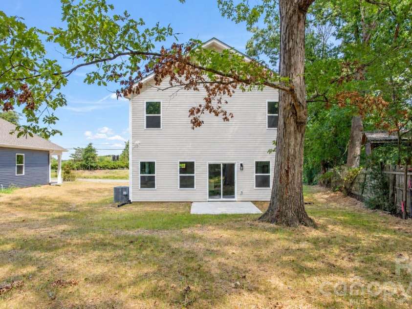 6819 Mint Street, Charlotte, NC 28214.  MLS# CAR4422512, YatesRealty ID 50384. 