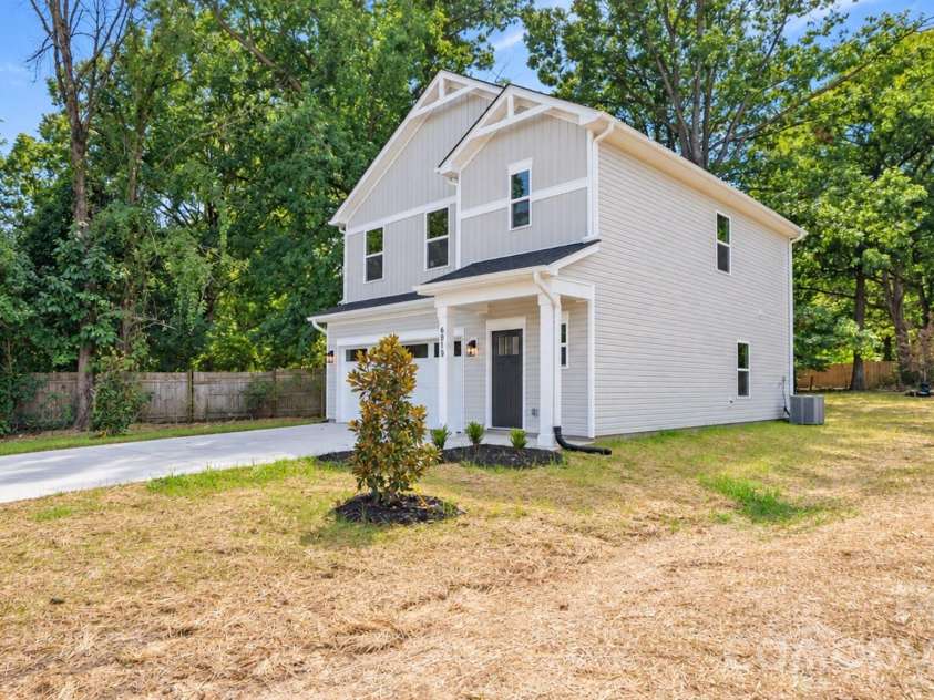 6819 Mint Street, Charlotte, NC 28214.  MLS# CAR4422512, YatesRealty ID 50384. 