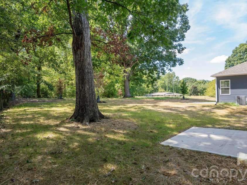 6819 Mint Street, Charlotte, NC 28214.  MLS# CAR4422512, YatesRealty ID 50384. 