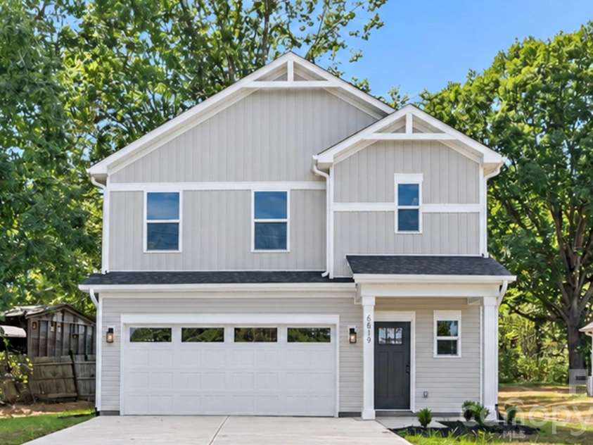 6819 Mint Street, Charlotte, NC 28214.  MLS# CAR4431102, YatesRealty ID 50384. 