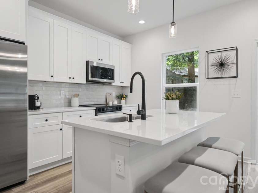 6819 Mint Street, Charlotte, NC 28214.  MLS# CAR4431102, YatesRealty ID 50384. 