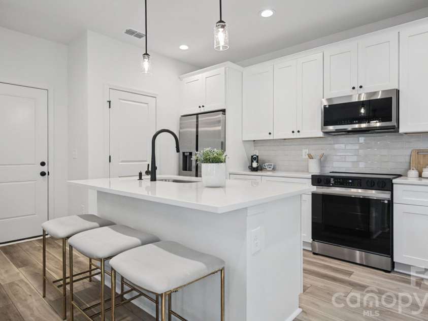 6819 Mint Street, Charlotte, NC 28214.  MLS# CAR4431102, YatesRealty ID 50384. 