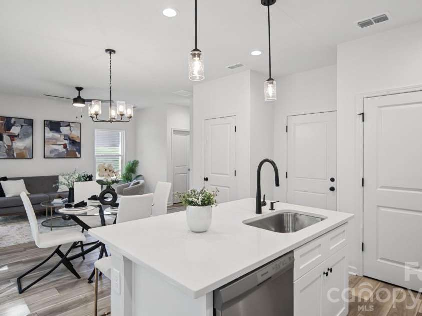 6819 Mint Street, Charlotte, NC 28214.  MLS# CAR4431102, YatesRealty ID 50384. 