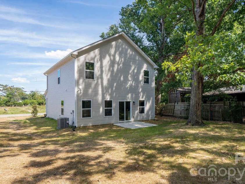 6819 Mint Street, Charlotte, NC 28214.  MLS# CAR4431102, YatesRealty ID 50384. 