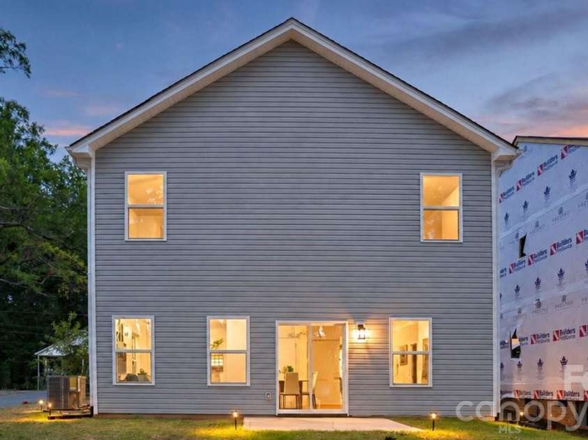 727 Key Street, Charlotte, NC 28208.  MLS# CAR4422502, YatesRealty ID 50385. 