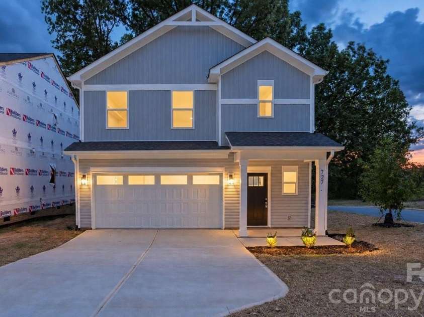 727 Key Street, Charlotte, NC 28208.  MLS# CAR4422502, YatesRealty ID 50385. 