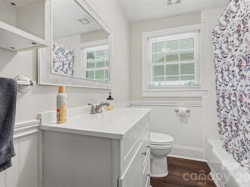 6002 White Store Road, Wingate, NC 28174.  MLS# CAR4420843, YatesRealty ID 50387. Bathroom