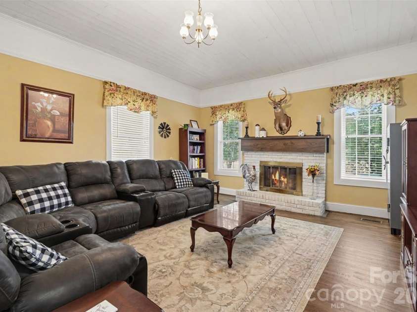 6002 White Store Road, Wingate, NC 28174.  MLS# CAR4420843, YatesRealty ID 50387. Living Room