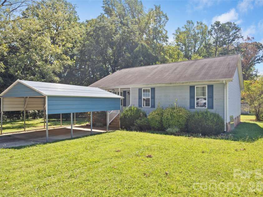 802 Shaver Street, Salisbury, NC 28144.  MLS# CAR4422607, YatesRealty ID 50388. Front View 2