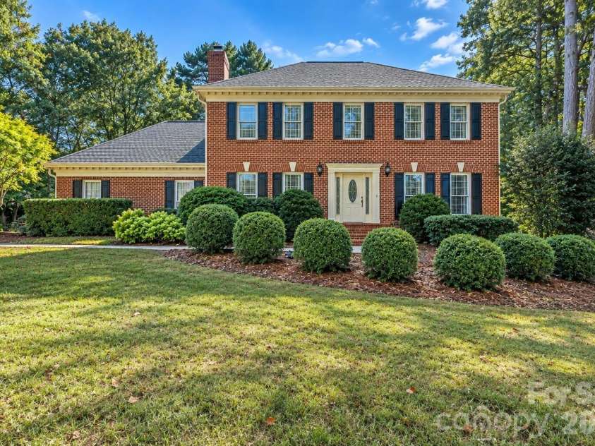 591 19th Avenue Lane, Hickory, NC 28601.  MLS# CAR4423857, YatesRealty ID 50389. 
