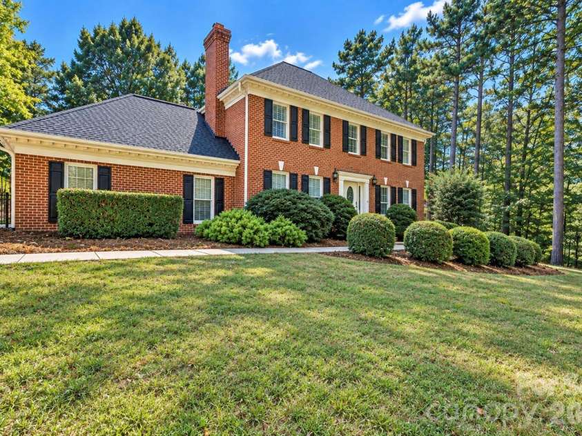 591 19th Avenue Lane, Hickory, NC 28601.  MLS# CAR4423857, YatesRealty ID 50389. 