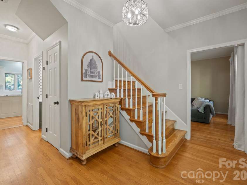 591 19th Avenue Lane, Hickory, NC 28601.  MLS# CAR4423857, YatesRealty ID 50389. 