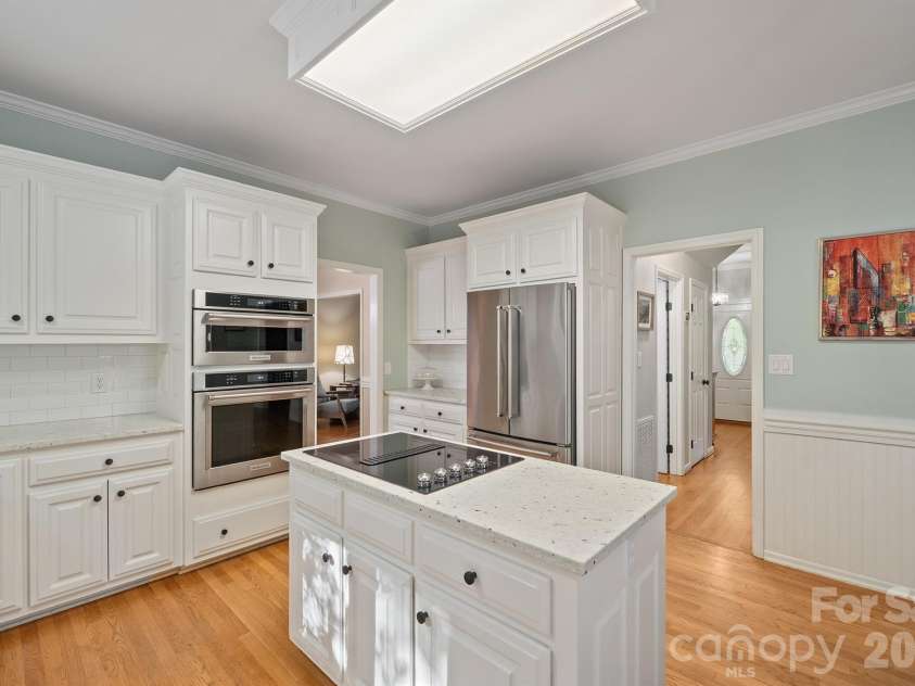 591 19th Avenue Lane, Hickory, NC 28601.  MLS# CAR4423857, YatesRealty ID 50389. 