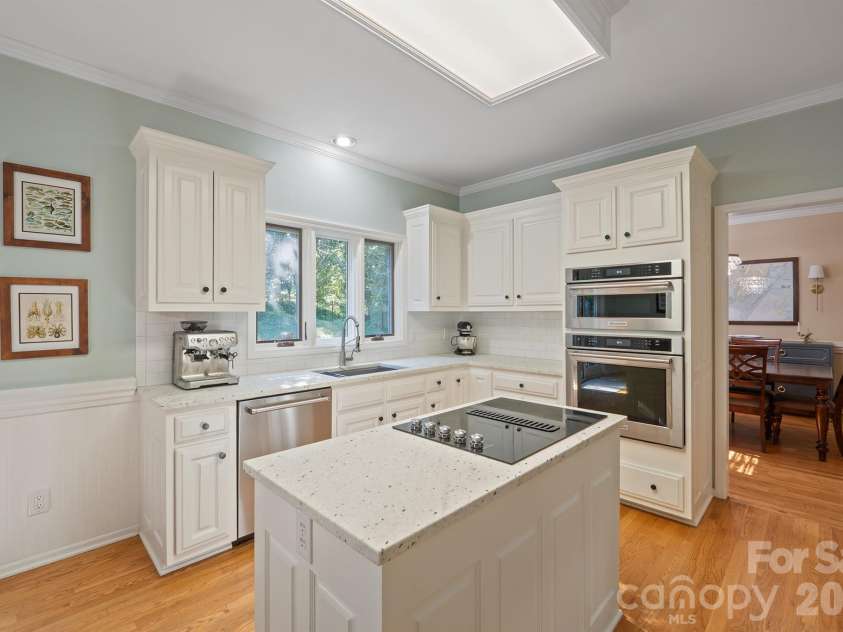 591 19th Avenue Lane, Hickory, NC 28601.  MLS# CAR4423857, YatesRealty ID 50389. 