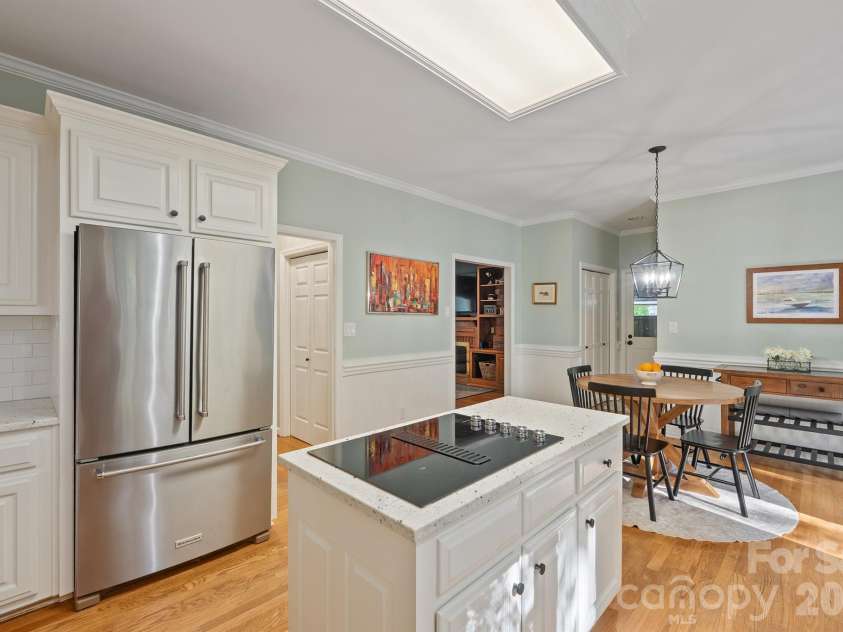 591 19th Avenue Lane, Hickory, NC 28601.  MLS# CAR4423857, YatesRealty ID 50389. 