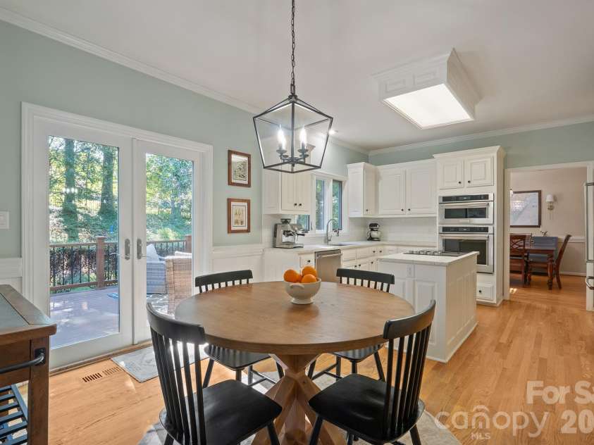 591 19th Avenue Lane, Hickory, NC 28601.  MLS# CAR4423857, YatesRealty ID 50389. 