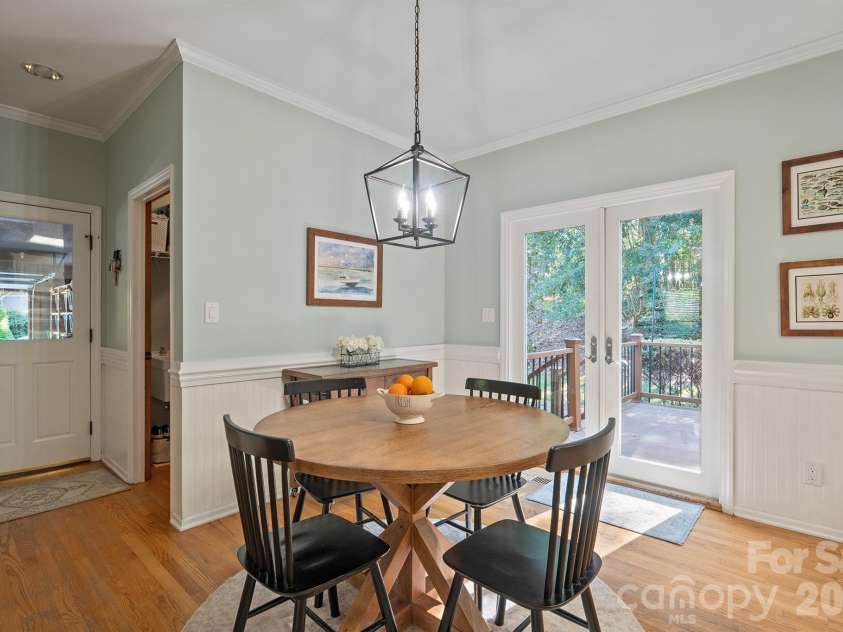 591 19th Avenue Lane, Hickory, NC 28601.  MLS# CAR4423857, YatesRealty ID 50389. 