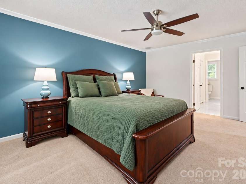 591 19th Avenue Lane, Hickory, NC 28601.  MLS# CAR4423857, YatesRealty ID 50389. 