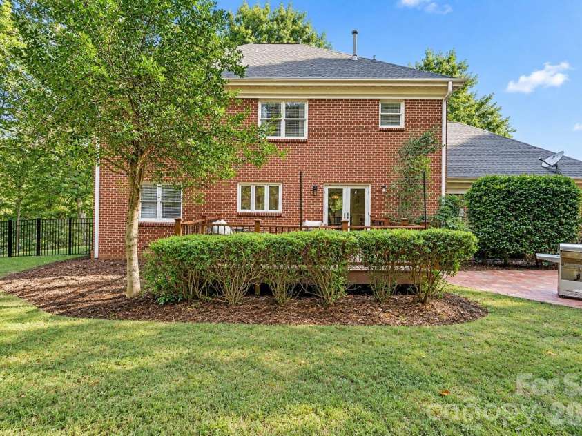 591 19th Avenue Lane, Hickory, NC 28601.  MLS# CAR4423857, YatesRealty ID 50389. 