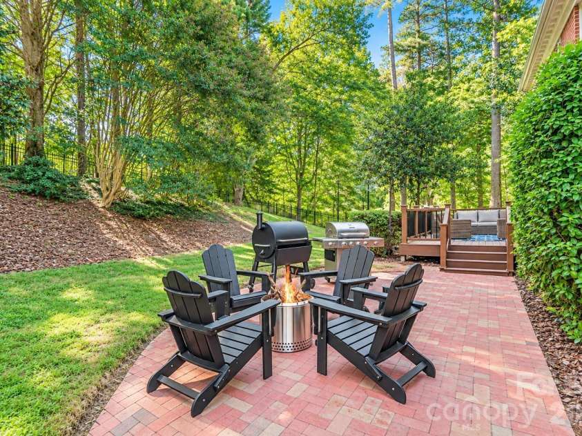 591 19th Avenue Lane, Hickory, NC 28601.  MLS# CAR4423857, YatesRealty ID 50389. 