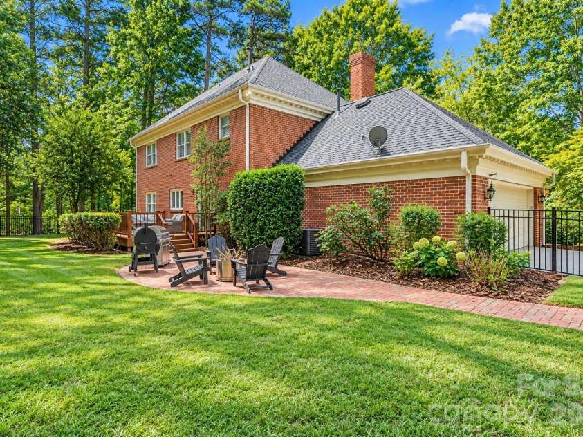 591 19th Avenue Lane, Hickory, NC 28601.  MLS# CAR4423857, YatesRealty ID 50389. 
