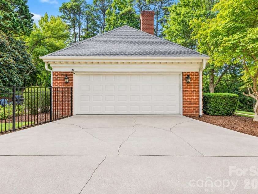 591 19th Avenue Lane, Hickory, NC 28601.  MLS# CAR4423857, YatesRealty ID 50389. 