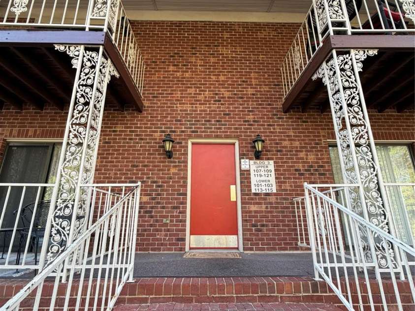 119 Carriage House Drive, Kannapolis, NC 28081.  MLS# CAR4356362, YatesRealty ID 5039. 