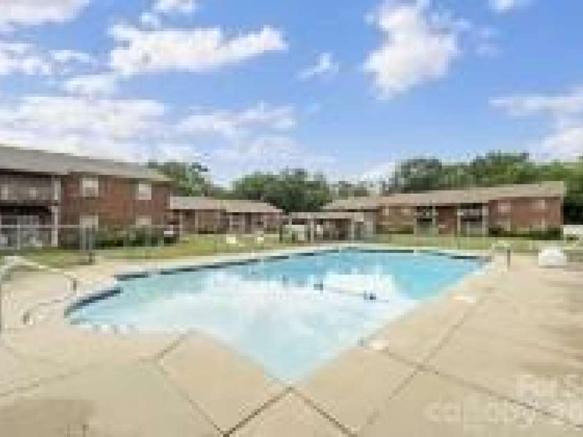 119 Carriage House Drive, Kannapolis, NC 28081.  MLS# CAR4356362, YatesRealty ID 5039. 