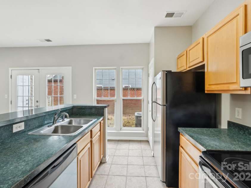 3010 Uxbridge Woods Court, Charlotte, NC 28205.  MLS# CAR4230733, YatesRealty ID 5039. 