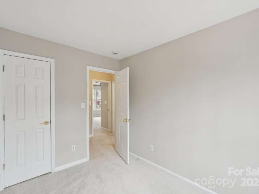 3010 Uxbridge Woods Court, Charlotte, NC 28205.  MLS# CAR4230733, YatesRealty ID 5039. 