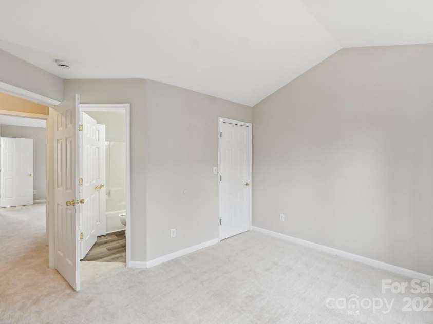 3010 Uxbridge Woods Court, Charlotte, NC 28205.  MLS# CAR4230733, YatesRealty ID 5039. 