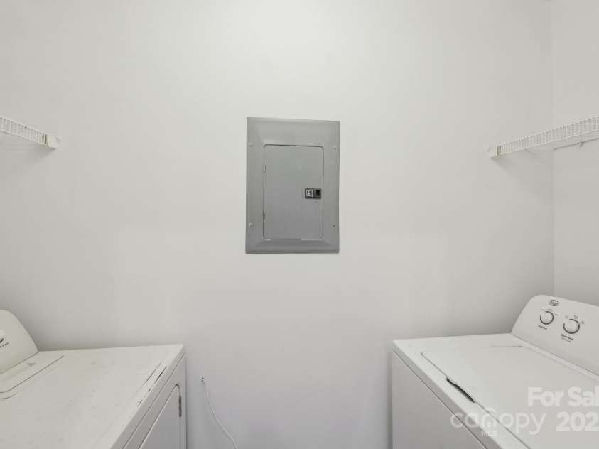 3010 Uxbridge Woods Court, Charlotte, NC 28205.  MLS# CAR4230733, YatesRealty ID 5039. 