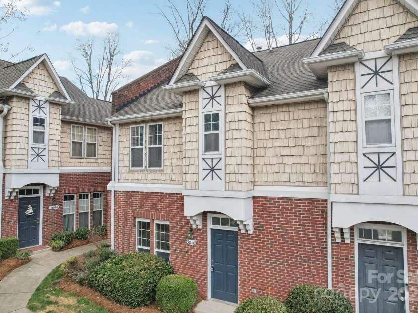 3010 Uxbridge Woods Court, Charlotte, NC 28205.  MLS# CAR4230733, YatesRealty ID 5039. 