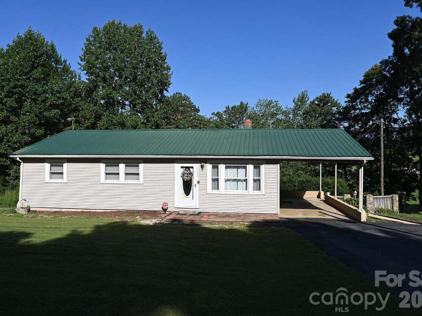 5190 Hidden Acres Lane, Granite Falls, NC 28630.  MLS# CAR4422509, YatesRealty ID 50391. 
